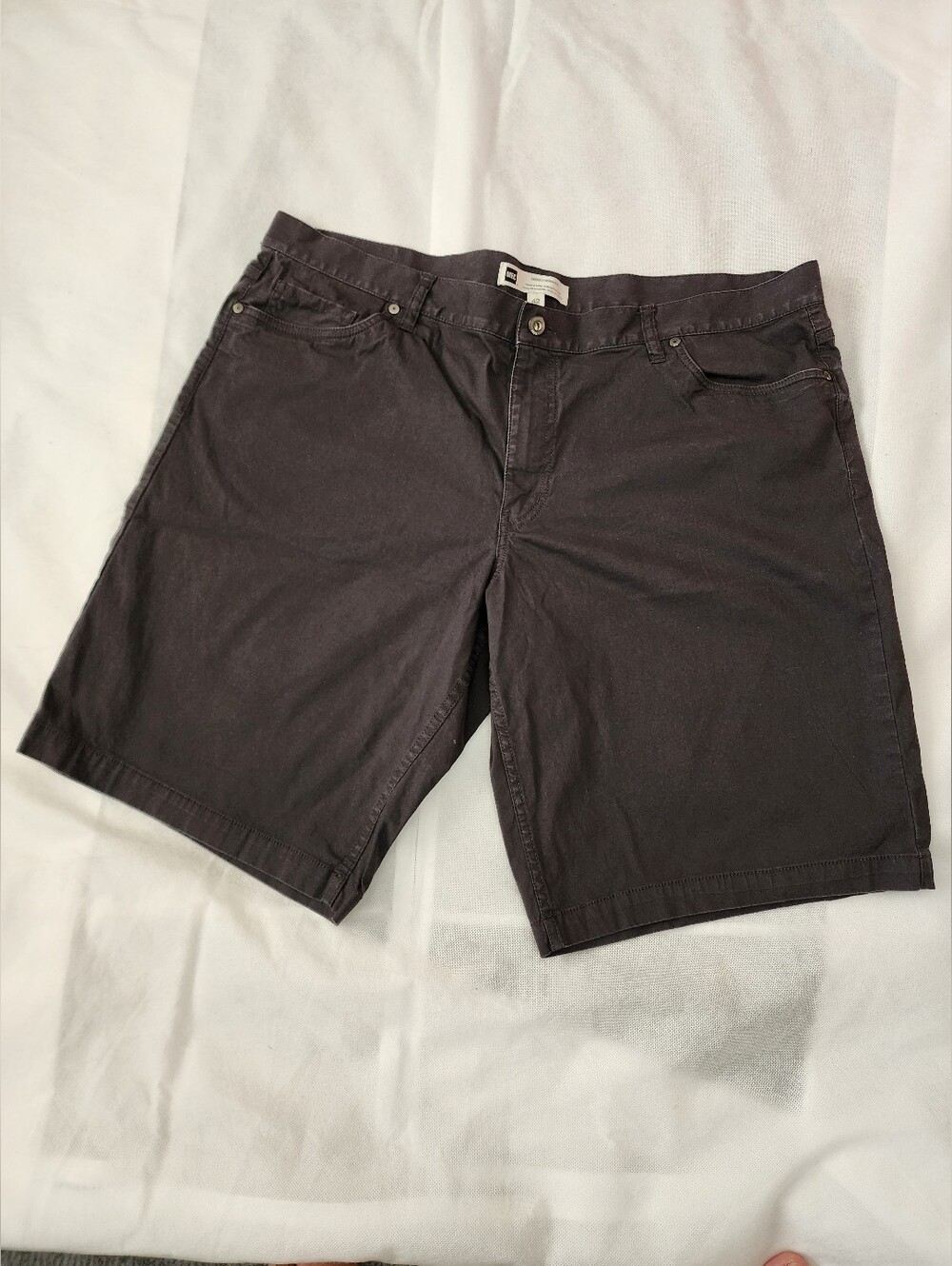 MEC Men's Dark Charcoal Flat-Front Shorts Size 42